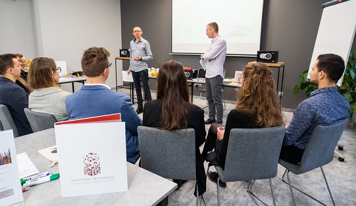 Jakie wybrać szkolenie: otwarte czy zamknięte?